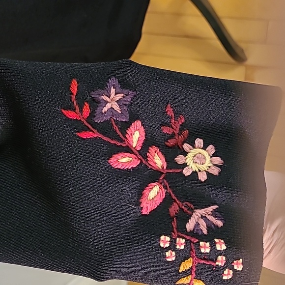 Embroidered Sweater - Picture 4 of 7